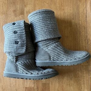 Cozy Gray Knit Women's Boots  ~ Size 7